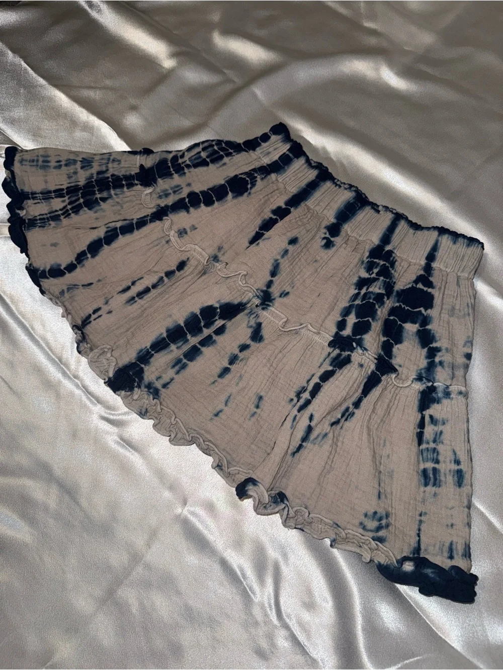 Olivaceous soft tie